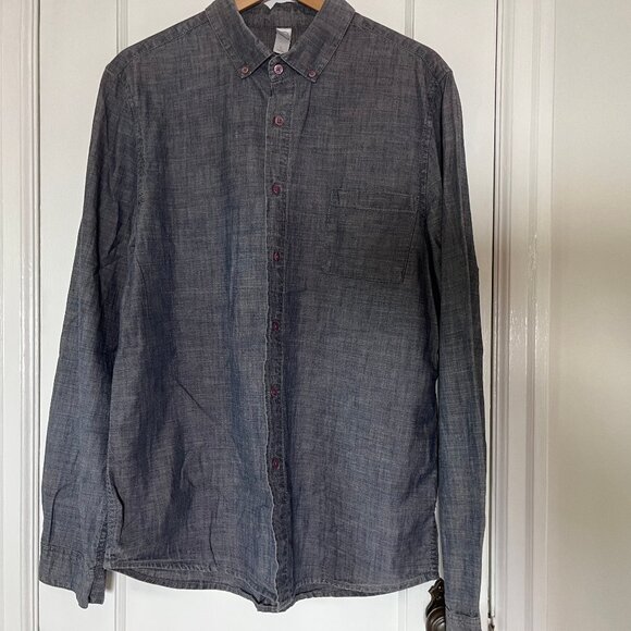 Alternative Apparel Button Down Chambray Size Large - Picture 2 of 5
